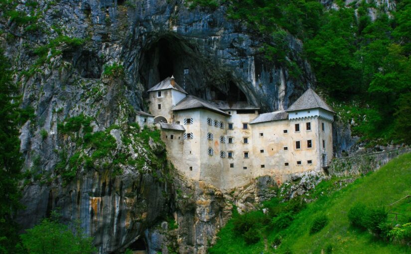 Castillo de Predjama